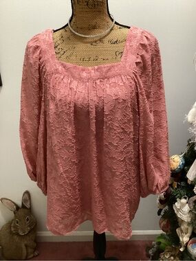 Lauren Conrad Elagant Top